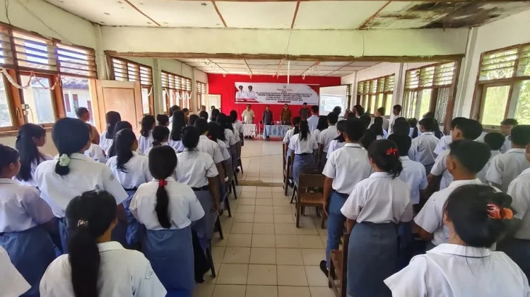 Sosialisasi Pendidikan Politik di SMA Negeri 1 Aramo