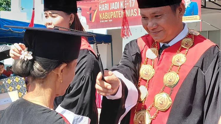 Wisuda Sekolah Lanjut Usia Kabupaten Nias Barat