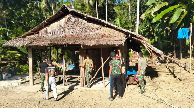 Pembangunan RTLH di Nisel Melalui Program Karya Bakti TNI