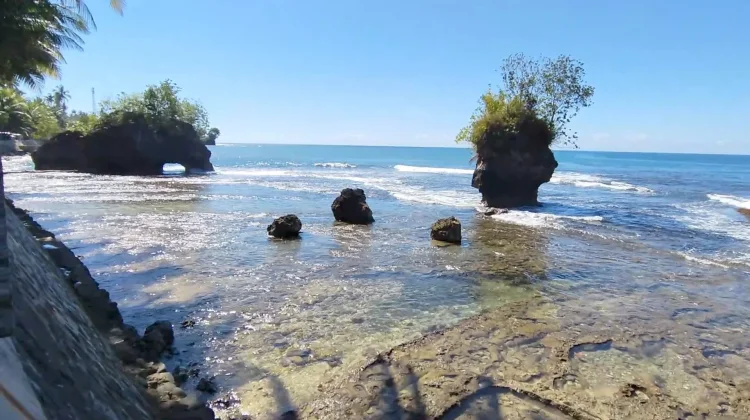 Pesona Batu Atola di Desa Bawozaua, Nias Selatan