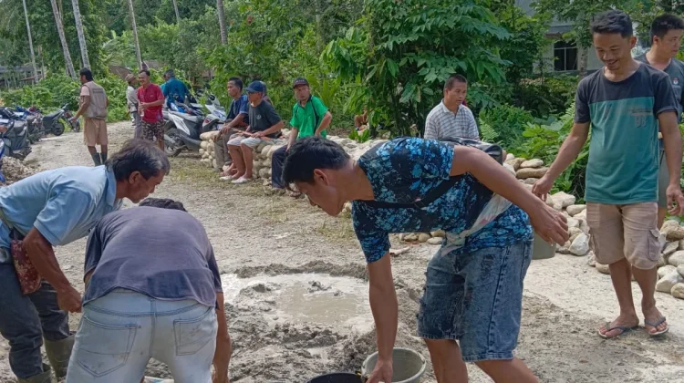 Wabup Nisel Gotongroyong Bersama Warga Onolalu