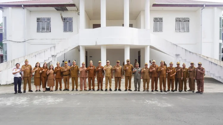 Pemkab Nias Selatan Gelar Upacara Penaikan Bendera