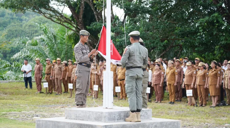 Pemkab Nias Selatan Gelar Upacara Penaikan Bendera