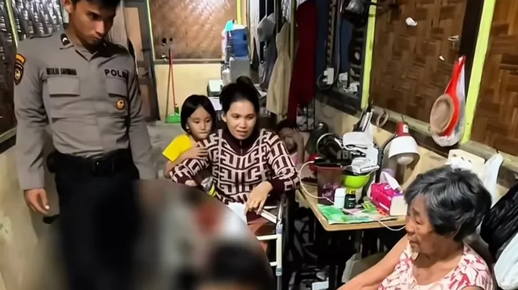 Polres Nias Selatan Kembalikan Handphone Lansia yang Hilang
