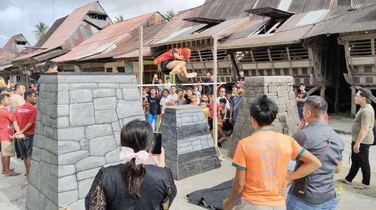 Festival Lompat Batu di Maniamolo Fest 2026