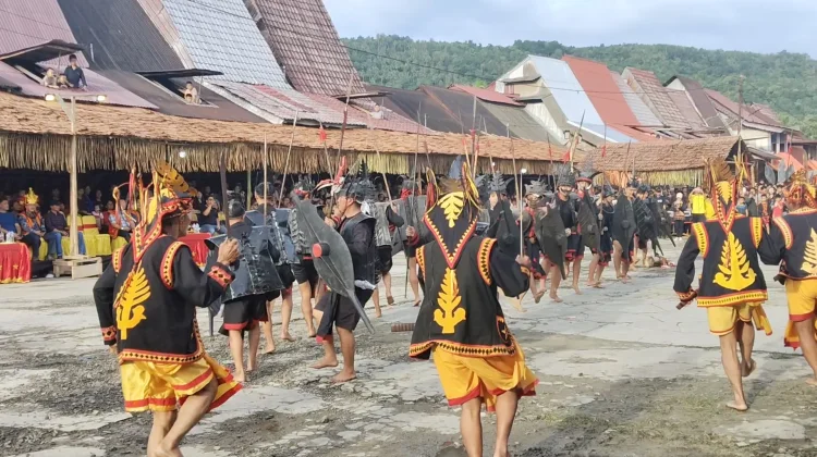 Atraksi Budaya pada Penutupan Maniamolo Fest 2026