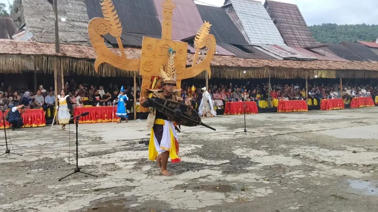 Karnaval Busana Kreasi Nias di Penutupan Maniamolo Fest 2026