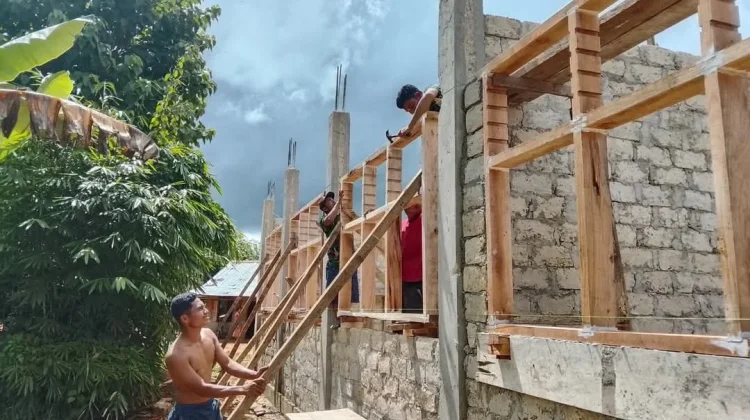 Rehab Tiga Gedung SMP di Nisel Melalui Karya Bakti TNI Terus Berlanjut