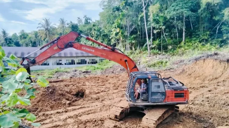 Rehab Tiga Gedung SMP di Nisel Melalui Karya Bakti TNI Terus Berlanjut