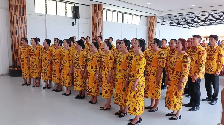 Kecamatan Fanayama Juara Pertama Zona I di Lomba Mars Perjuangan Nisel