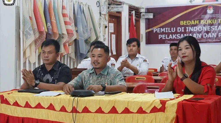 KPU Nisel Laksanakan Bedah Buku Terkait Pemilu dan Pemilihan Tahap I