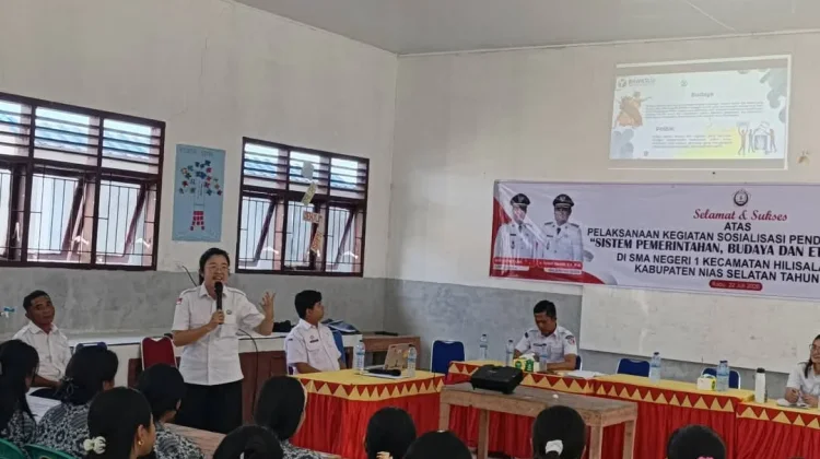 Sosialisasi Pendidikan Politik Tahun 2026 di SMA Negeri 1 Hilisalawa'ahe