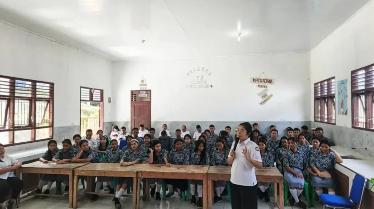 Sosialisasi Pendidikan Politik Tahun 2026 di SMA Negeri 1 Hilisalawa'ahe