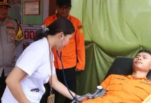 Pengecekan Kesehatan Petugas di Pos Pengaman Operasi Ketupat Toba 2026