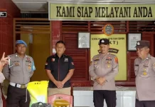 Polres Nias Selatan Santuni Nelayan Lumpuh Kurang Mampu