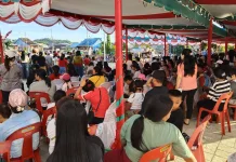 Antusiasme Warga Nisel Ikuti Upacara Penurunan Bendera di HUT KEMRI ke-81