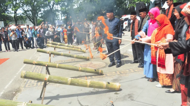 Mahyeldi Buka Alek Anak Nagari 2026 di Bukittinggi