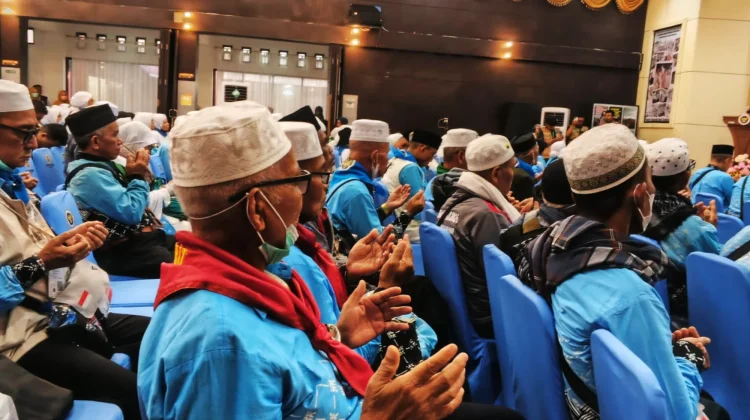 Kepulangan Jemaah Haji Kloter 11 Debarkasi Padang