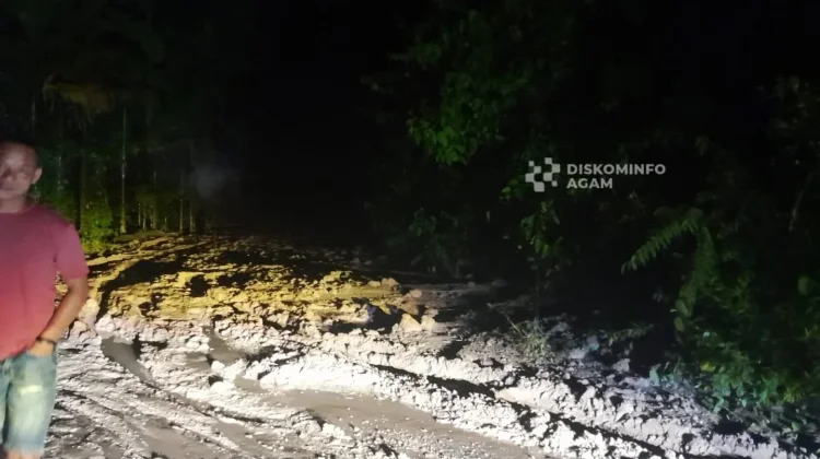 Longsor Tutup Total Ruas Jalan Simpang BK Koto Alam–Sitanang Kaciak