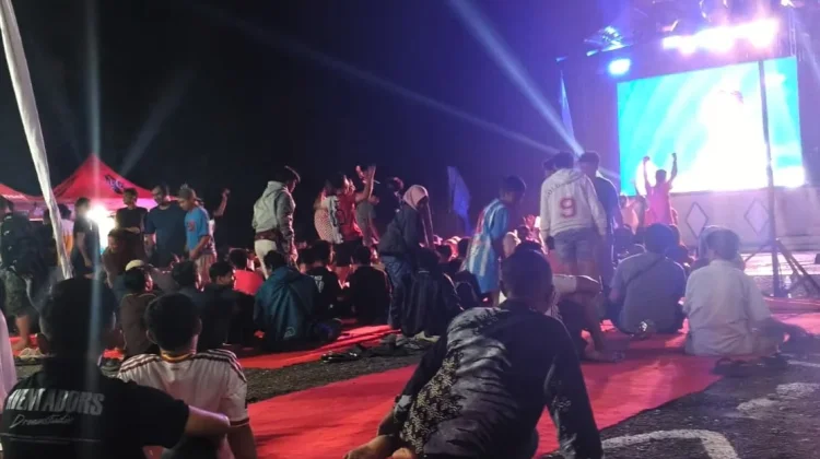 Ribuan Warga Padati Nobar Argentina Melawan Mesir di TVRI Sumbar