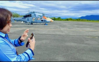 Liuk Jemari di Sela Gemuruh Baling-baling Helikopter TNI