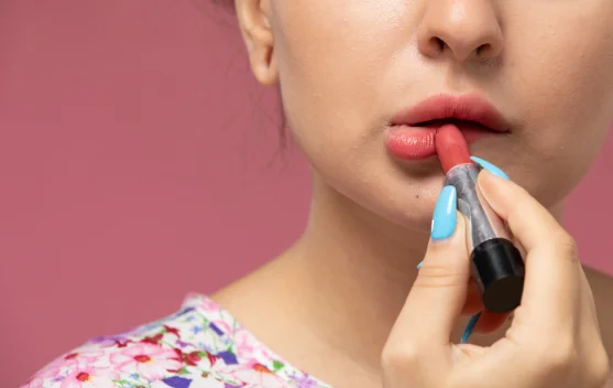 Tips Memakai Lipstik untuk Bibir Kering