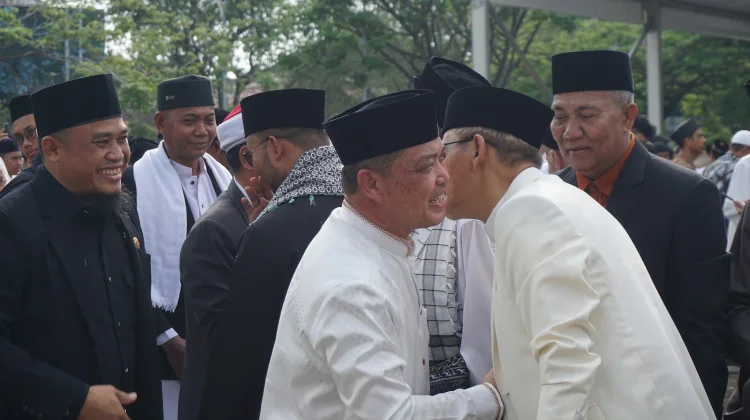 Suasana Khidmat dan Hangat Salat Idulfitri di Masjid Raya Mujahidin Pontianak