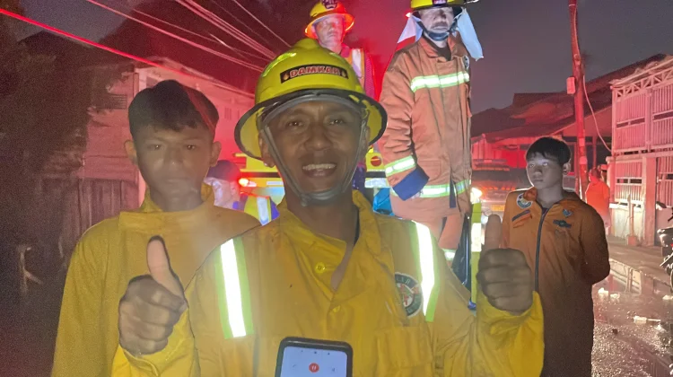 Potret Kebakaran Enam Rumah di Parwasal Pontianak Utara