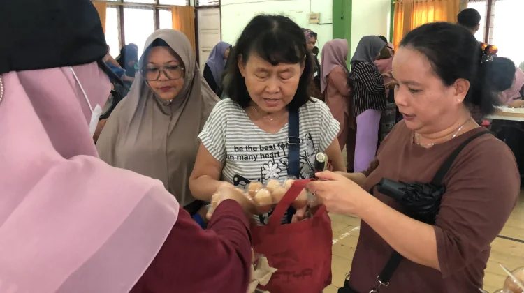 Warga Pontianak Utara Serbu Telur Murah