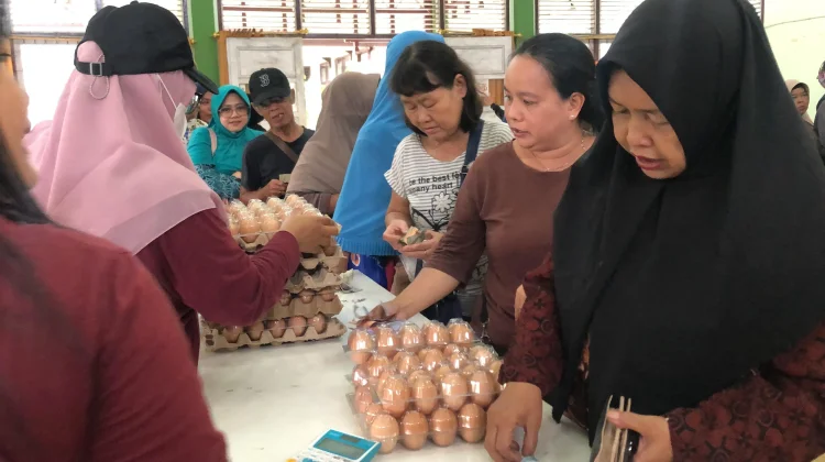 Warga Pontianak Utara Serbu Telur Murah