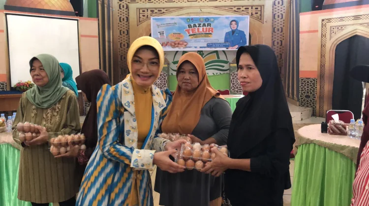Warga Pontianak Utara Serbu Telur Murah