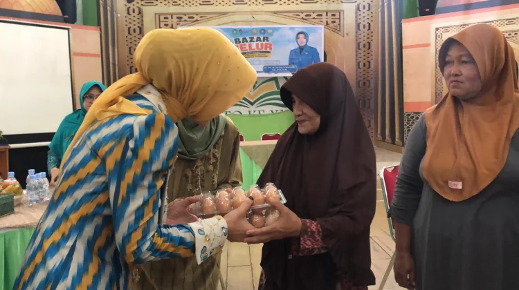 Warga Pontianak Utara Serbu Telur Murah