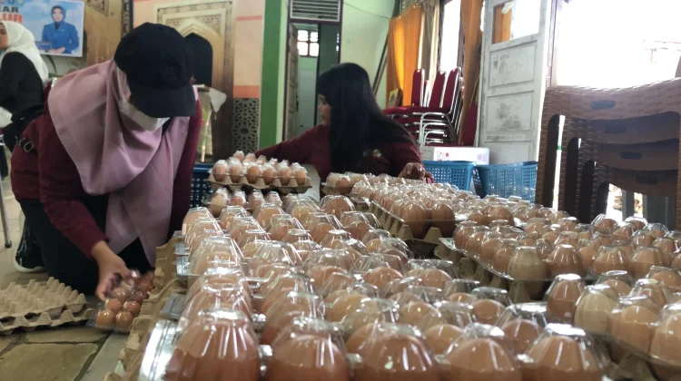 Warga Pontianak Utara Serbu Telur Murah