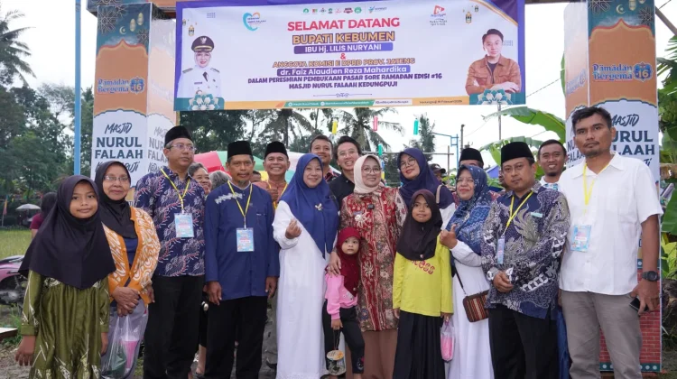 Kegiatan Bupati Kebumen Lilis di Pasar Sore Ramadan