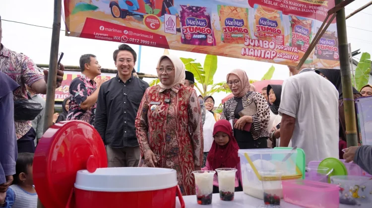 Kegiatan Bupati Kebumen Lilis di Pasar Sore Ramadan