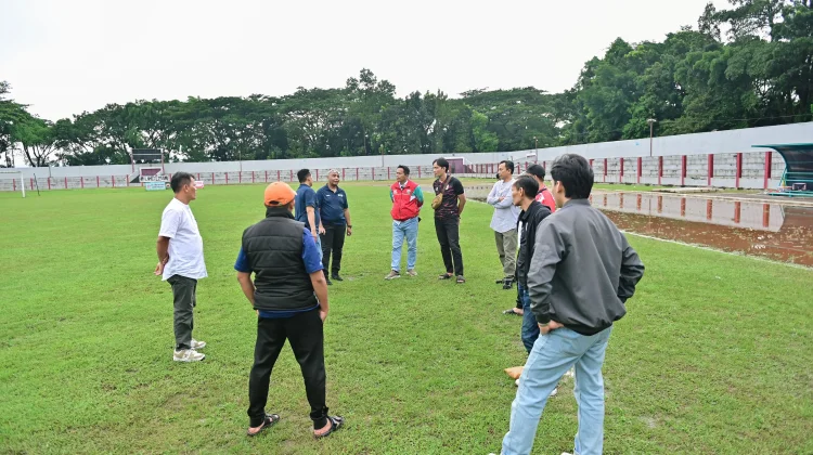 Tim Surveyor PSSI Inspeksi Stadion Goentoer Darjono Purbalingga