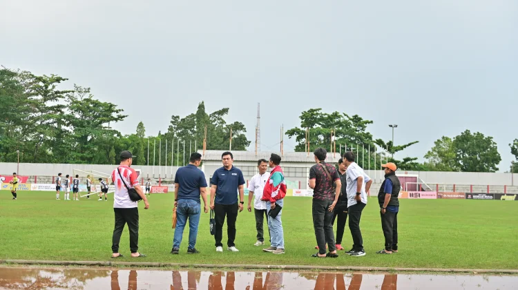 Tim Surveyor PSSI Inspeksi Stadion Goentoer Darjono Purbalingga
