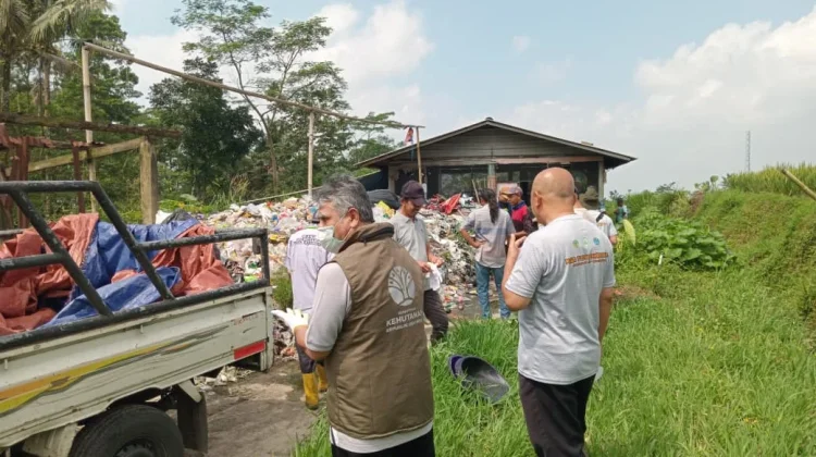 Gerakan Bersih dan Pemilahan Sampah Digelar di Karangsalam Lor