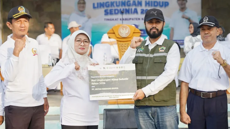 Bupati Lilis Lakukan Kegiatan Penanaman Pohon di Kabupaten Kebumen