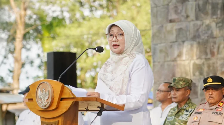 Bupati Lilis Lakukan Kegiatan Penanaman Pohon di Kabupaten Kebumen