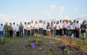 Bupati Lilis Lakukan Kegiatan Penanaman Pohon di Kabupaten Kebumen