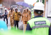 Bupati Kebumen Lilis Nuryani Tinjau Tempat Rehabilitasi Jembatan di Kebumen