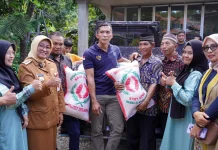Kegiatan Bupati Kebumen Salurkan Hewan Kurban