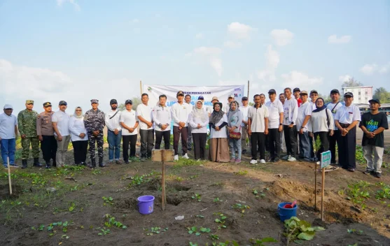 Bupati Lilis Lakukan Kegiatan Penanaman Pohon di Kabupaten Kebumen