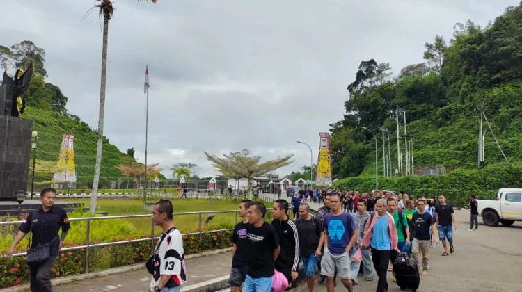 Malaysia Deportasi Ratusan WNI dari Sarawak dalam Dua Hari