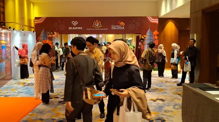Pagelaran “The Malaysia Alumni Icon Awards & Outlook Forum” di Jakarta