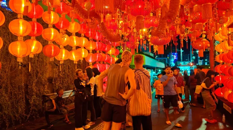 Festival Imlek Jakarta, "Harmony Lantern Walk" Jadi Favorit Warga