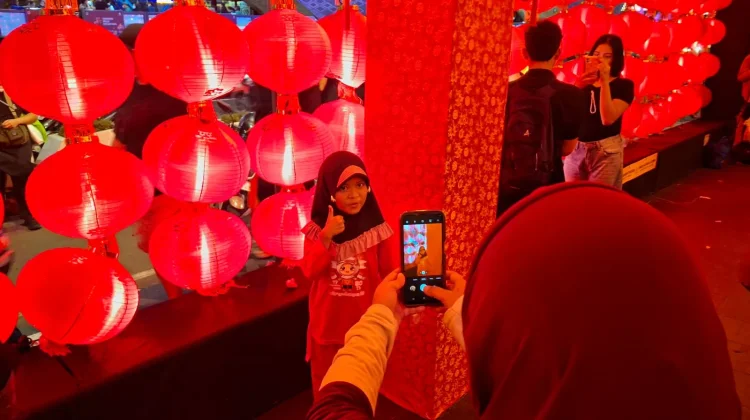 Festival Imlek Jakarta, "Harmony Lantern Walk" Jadi Favorit Warga