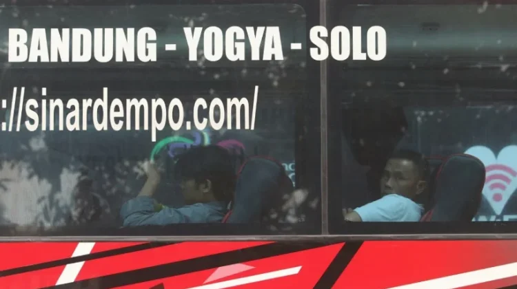 Riuh Mudik Kampung Rambutan Jakarta