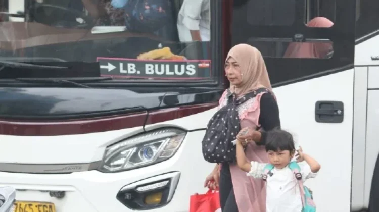 Arus Balik Terminal Lebak Bulus Terpantau Lenggang